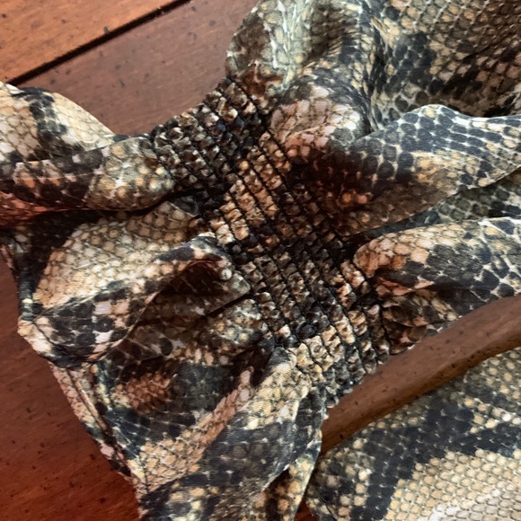 Top - Picture 4 of 4